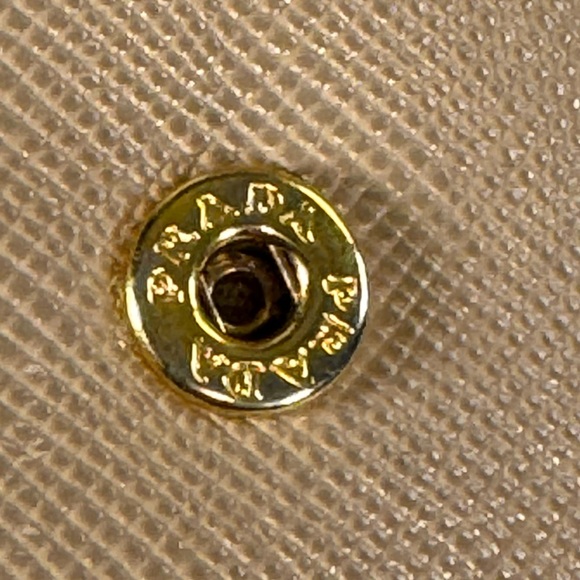 ๐ SOLD ๐ Prada Saffiano Leather Bow Continental Wallet - Picture 6 of 16